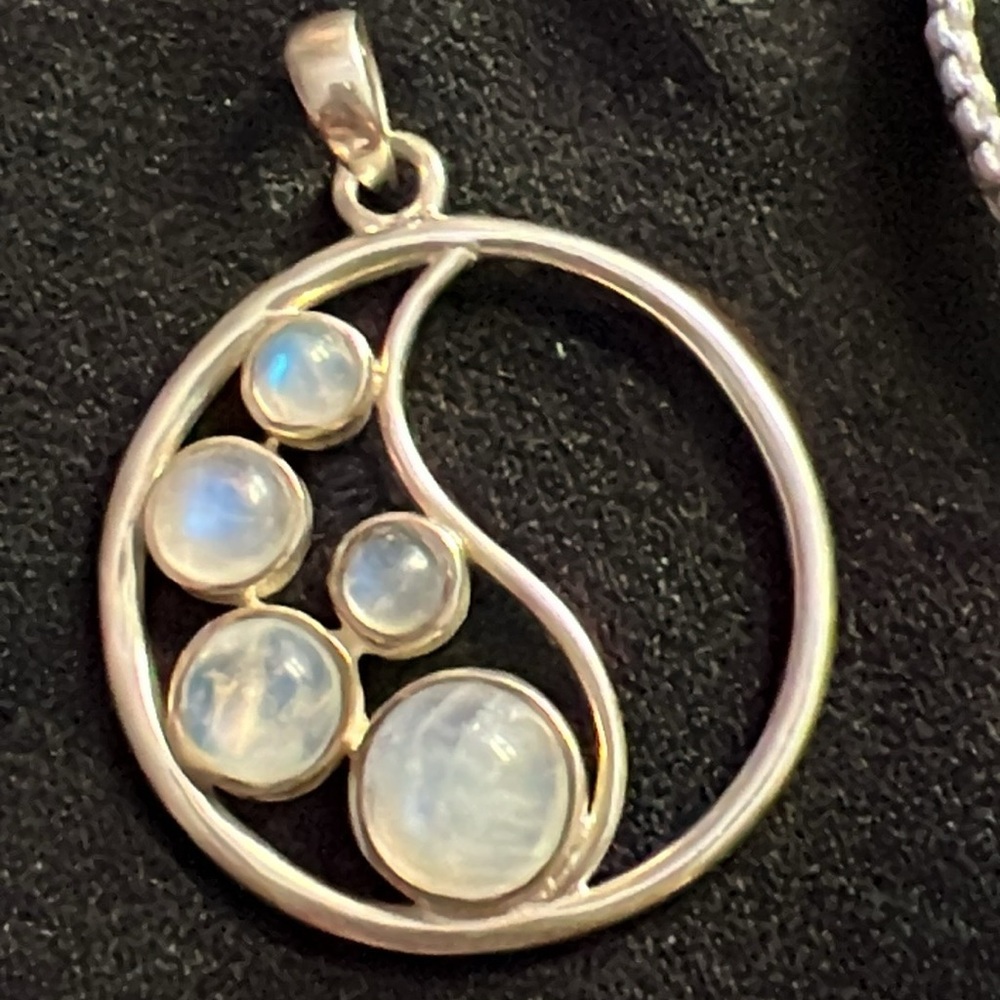Moon stone pendant new
